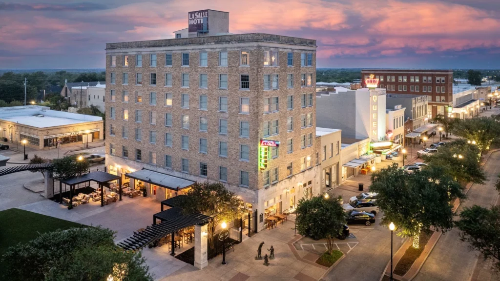 untitled-design-37-672d63cadd9e3